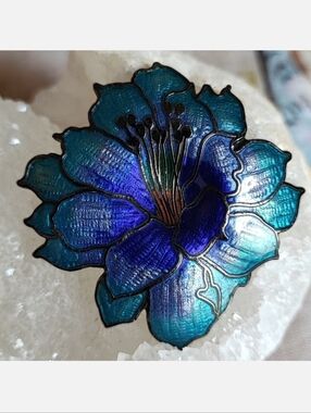 Vintage Chinese Enameled Cloisonné Floral Flower Water Lily Azure Blue Brooch